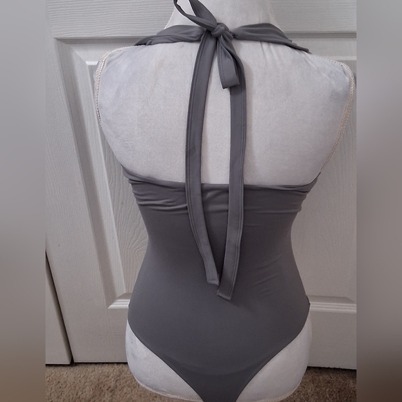 NWT Reo Rea Grey Plunging V Neck Halter Body Suit Size S - Picture 4 of 12